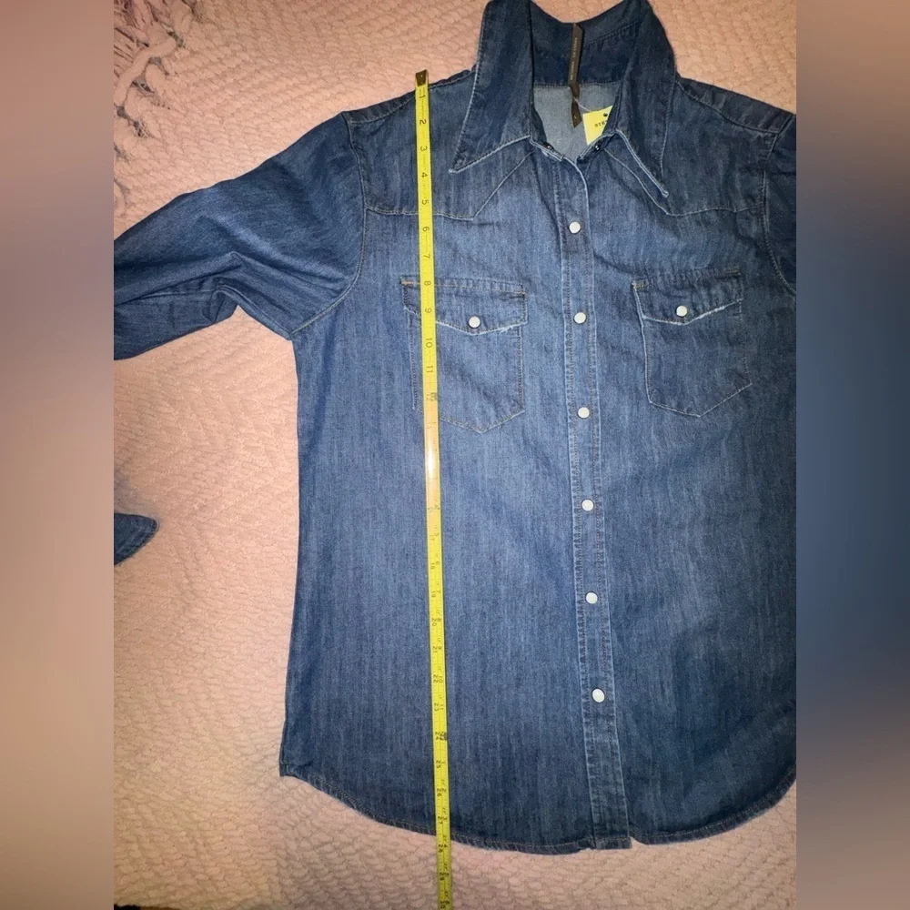 Stetson Women’s Blue Denim Button-Down Blouse | Size L | NWT